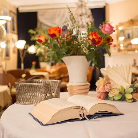 Literaturhotel Отель 3*